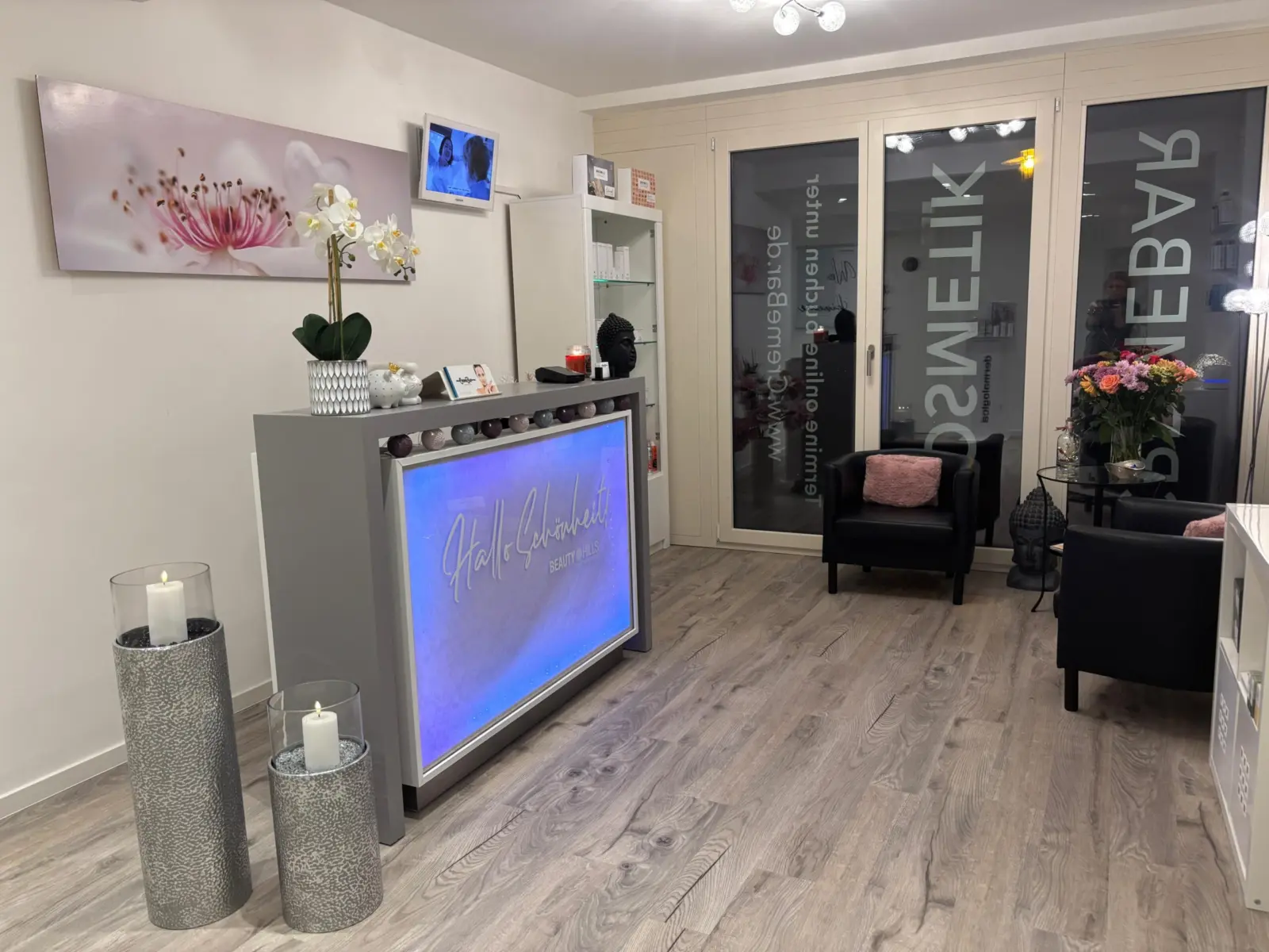 Eingangs- und Empfangsbereich der CremeBar in der Dreilindenstraße 4 in Leipzig